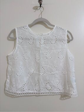 Women's White Eyelet 2Pc Sleeveless Top and shorts M